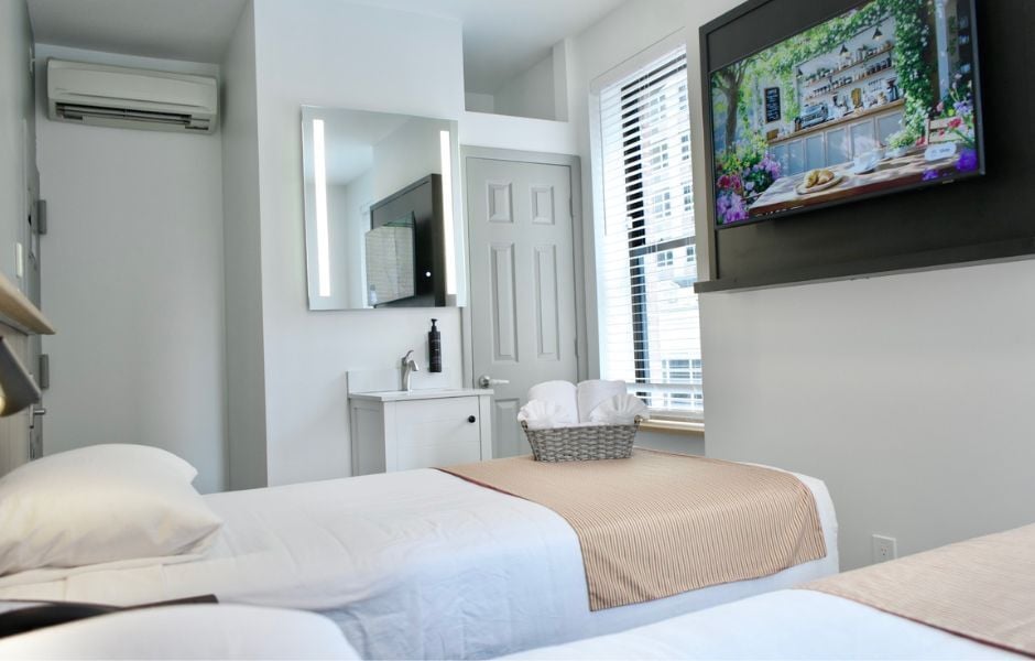 Americana Inn Twin-Twin Room 2