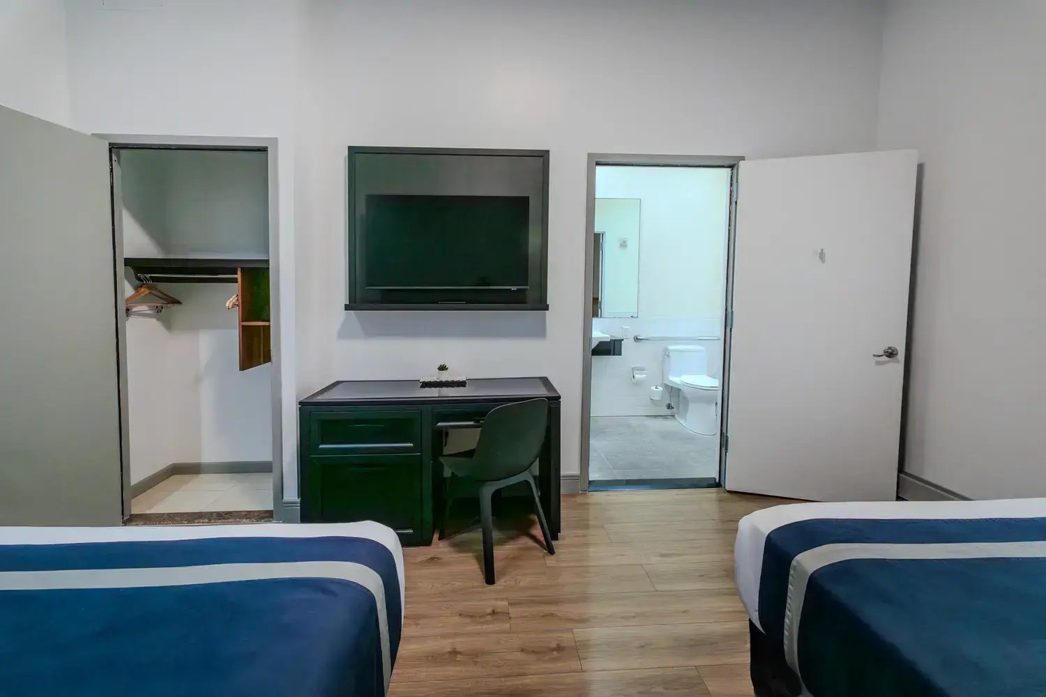 Americana Inn Double-Double ADA Room 2