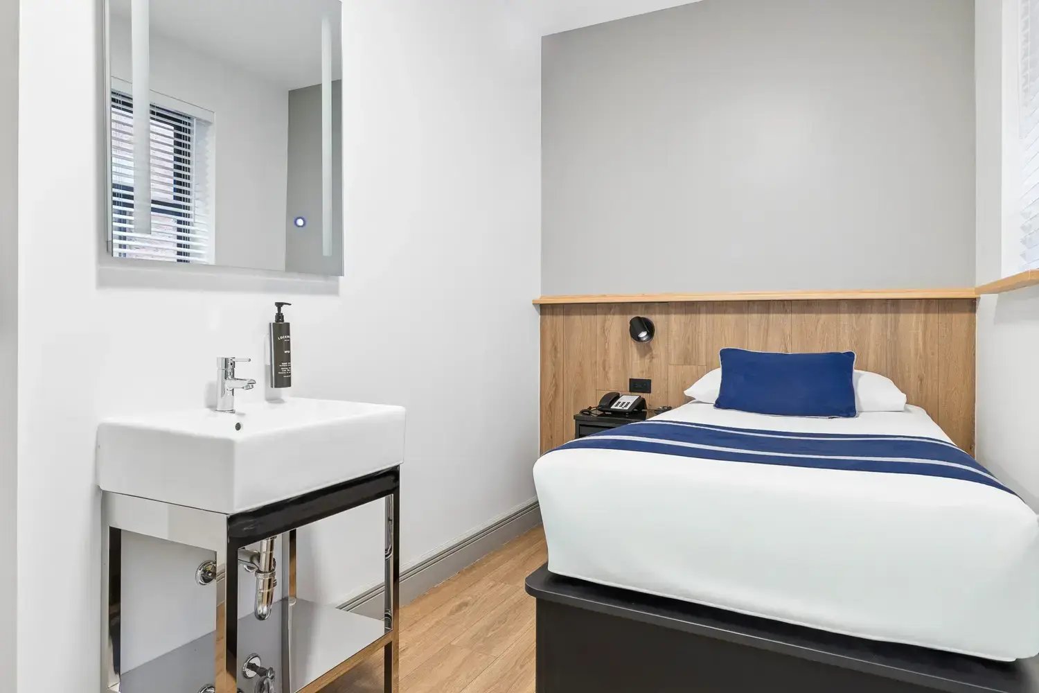 Americana Inn | Single Room