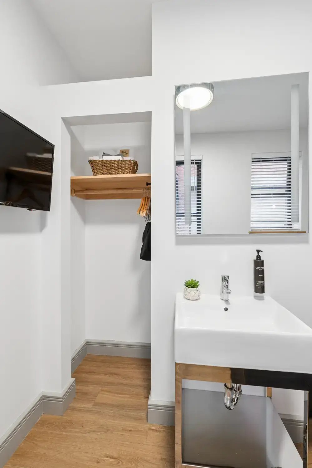 Single Room Sink